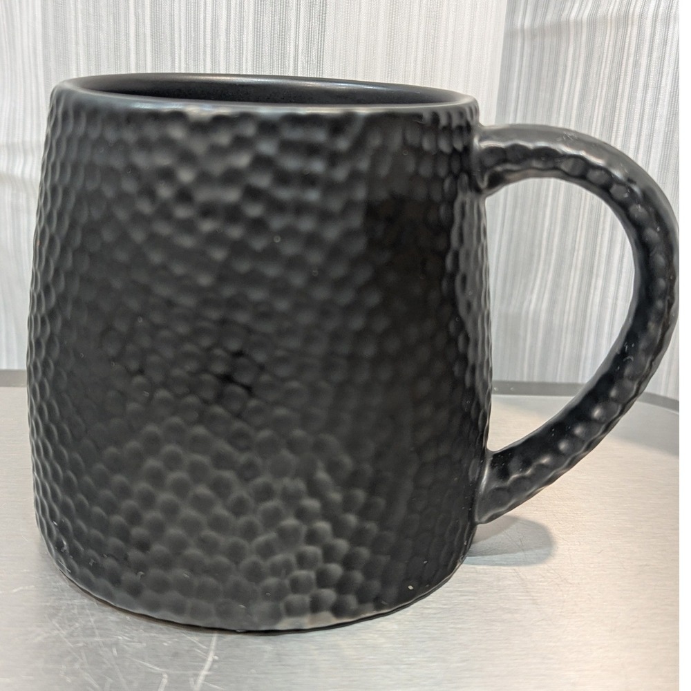Starbucks 2014 Matte Black Hammered Texture Ceramic Coffee Mug 14oz Honeycomb